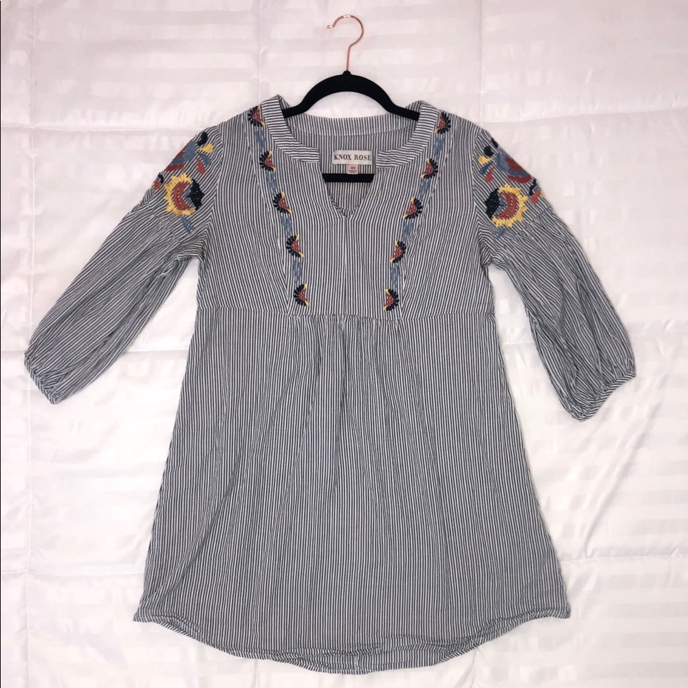 Pinstripe quarter sleeve dress floral embroidery